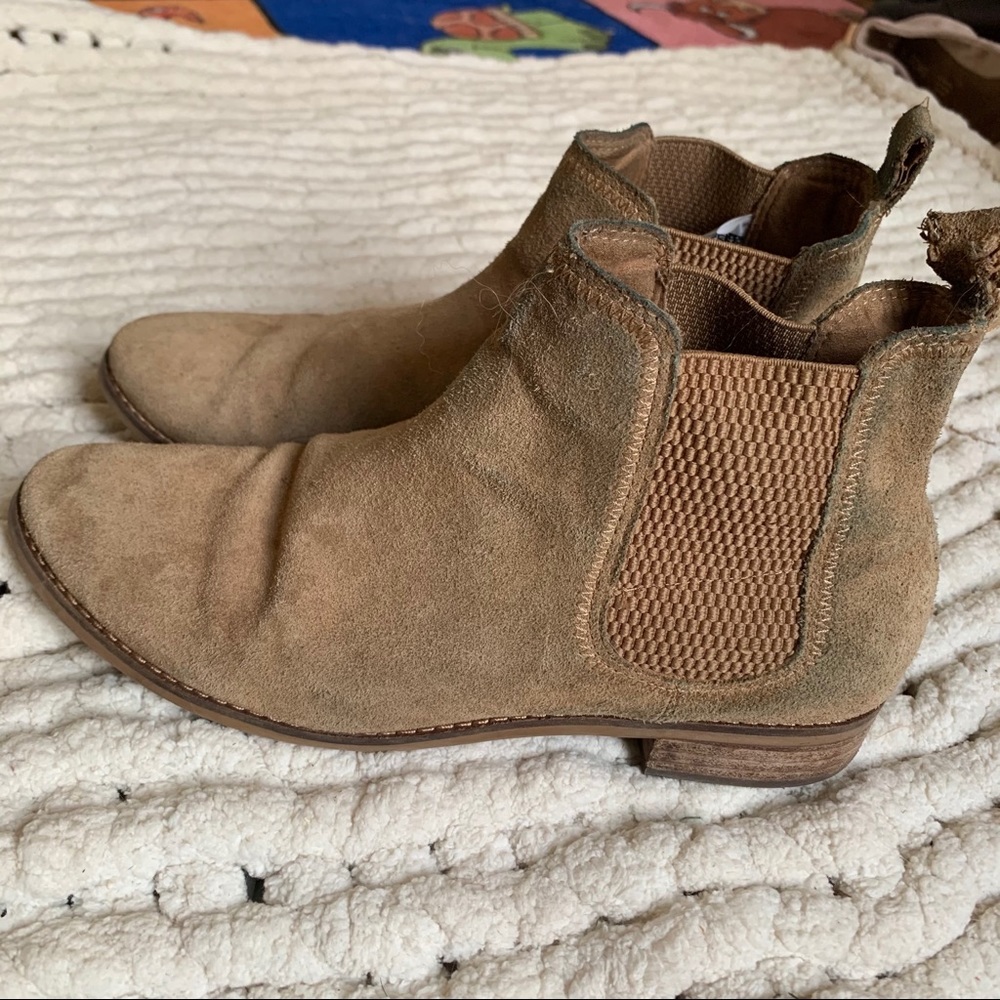 TOMS Chelsea Boots